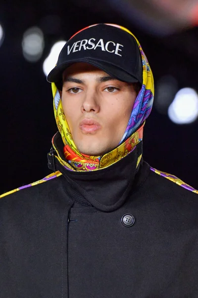 Look 13